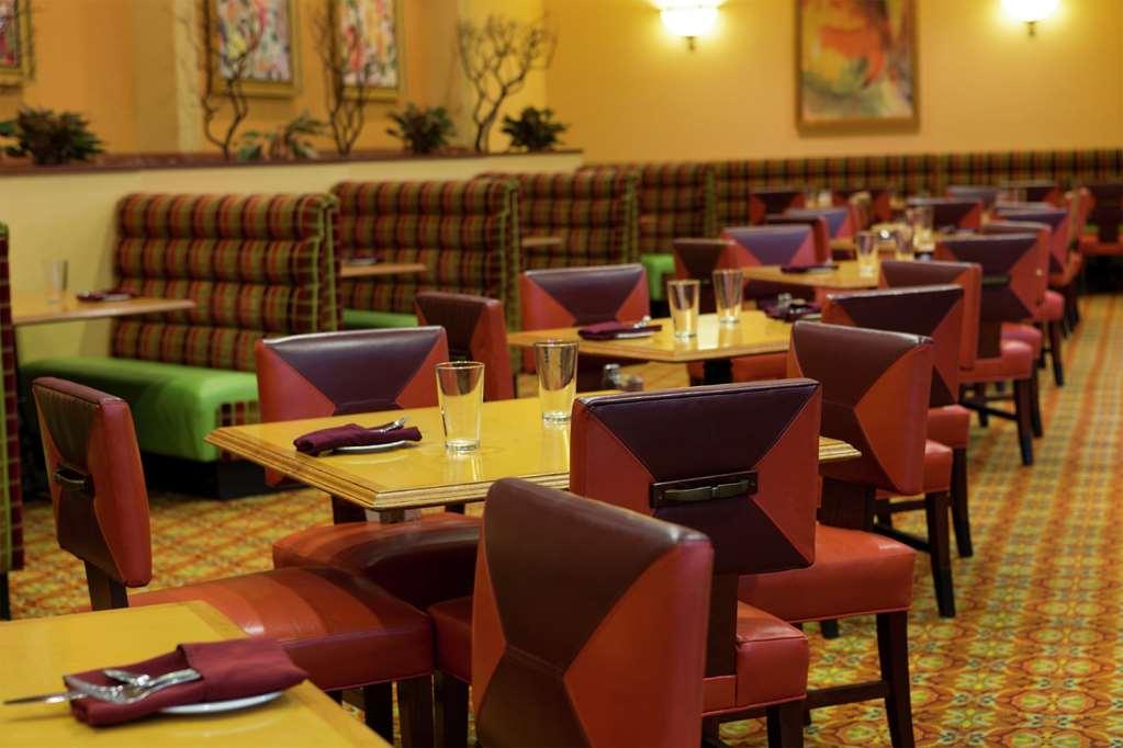 Hilton Charlotte Airport Hotel Restaurant foto