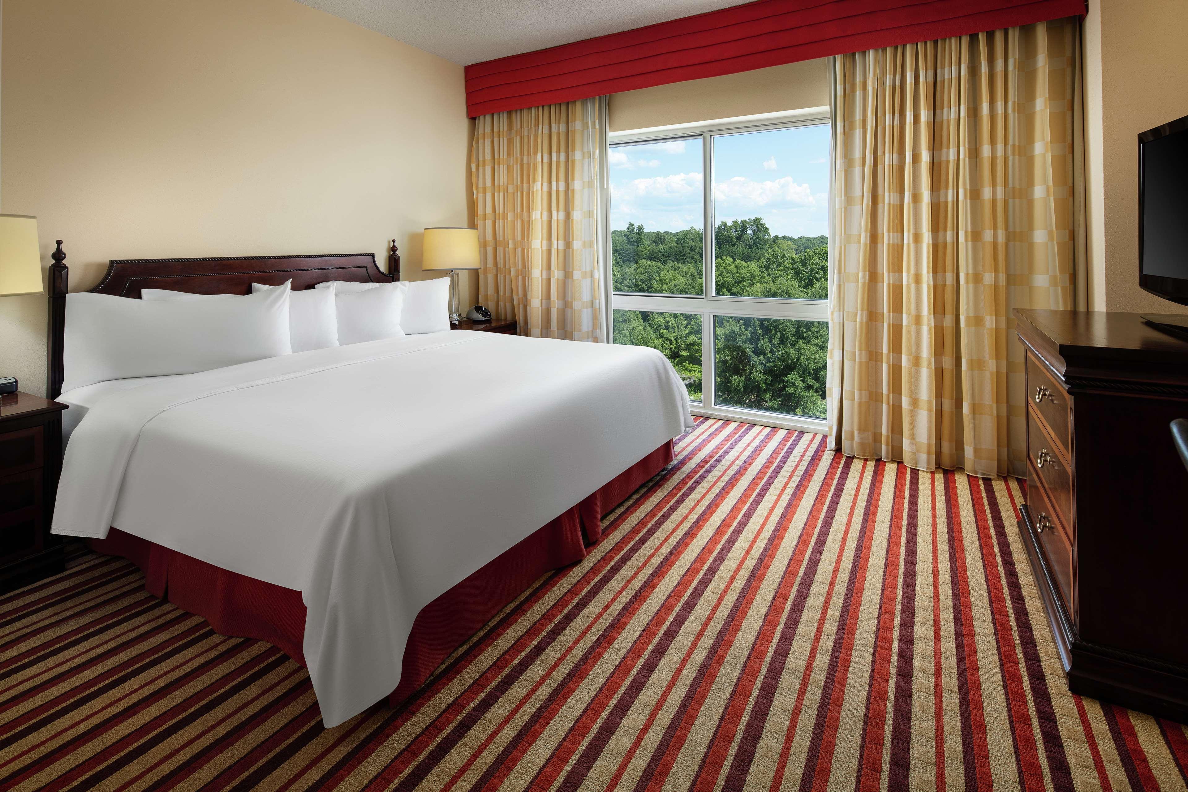 Hilton Charlotte Airport Hotel Exterior foto