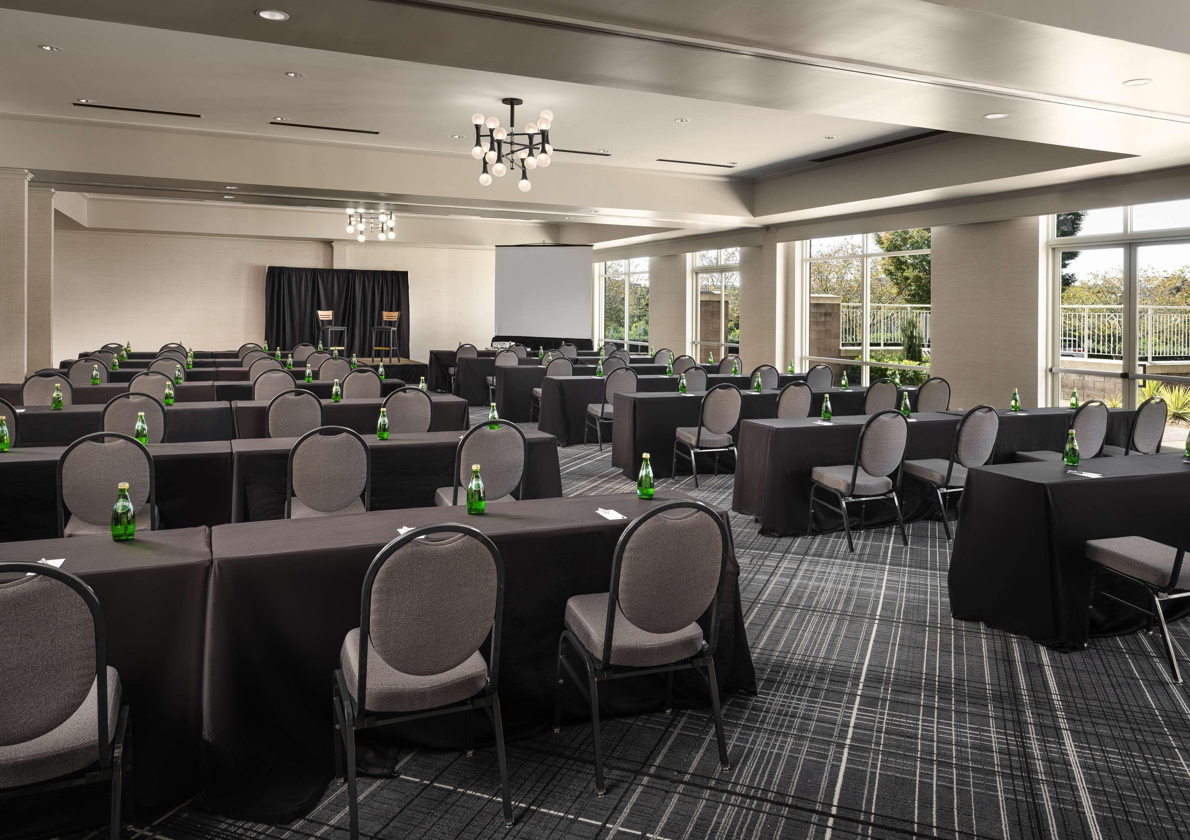 Hilton Charlotte Airport Hotel Exterior foto