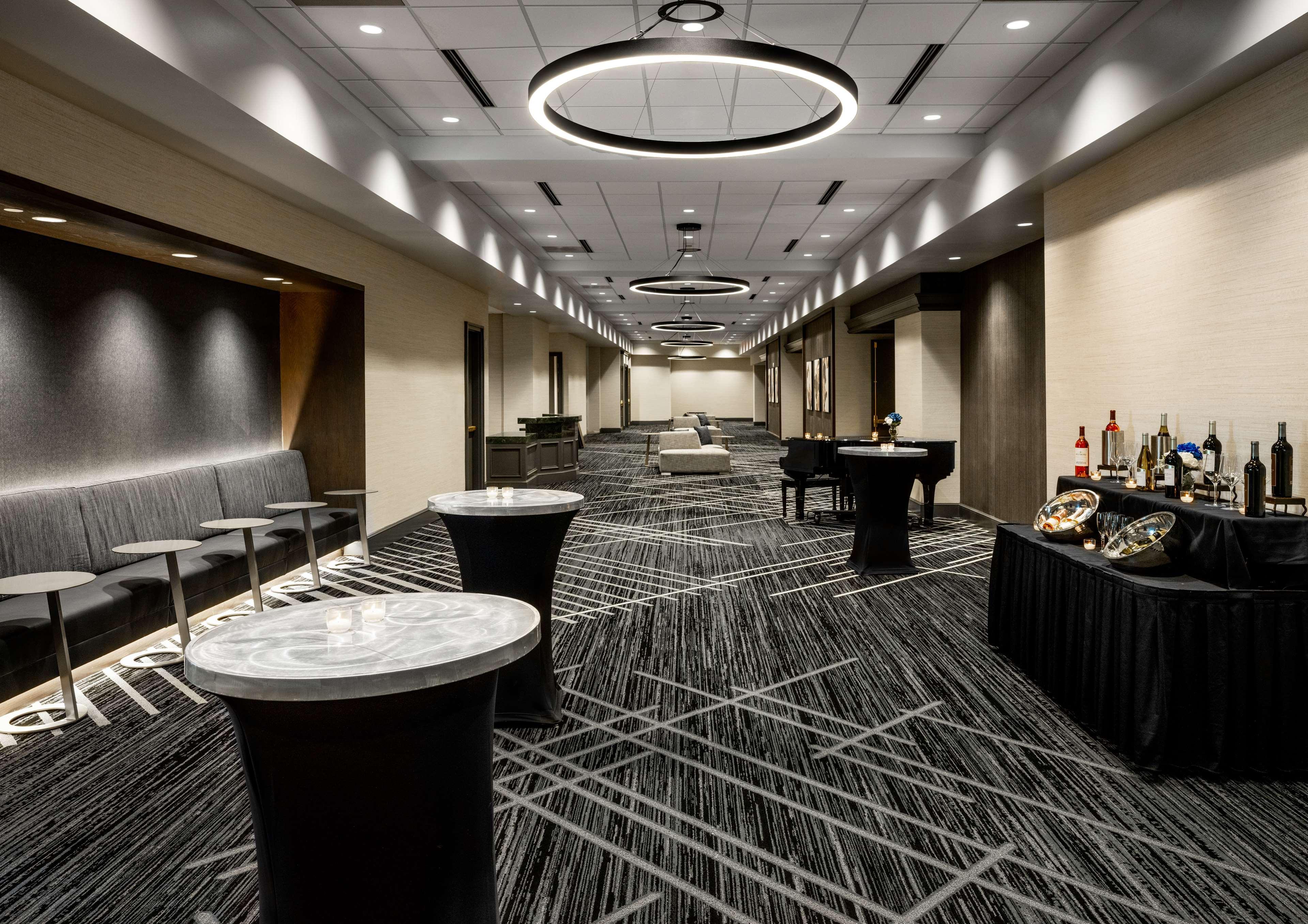 Hilton Charlotte Airport Hotel Exterior foto