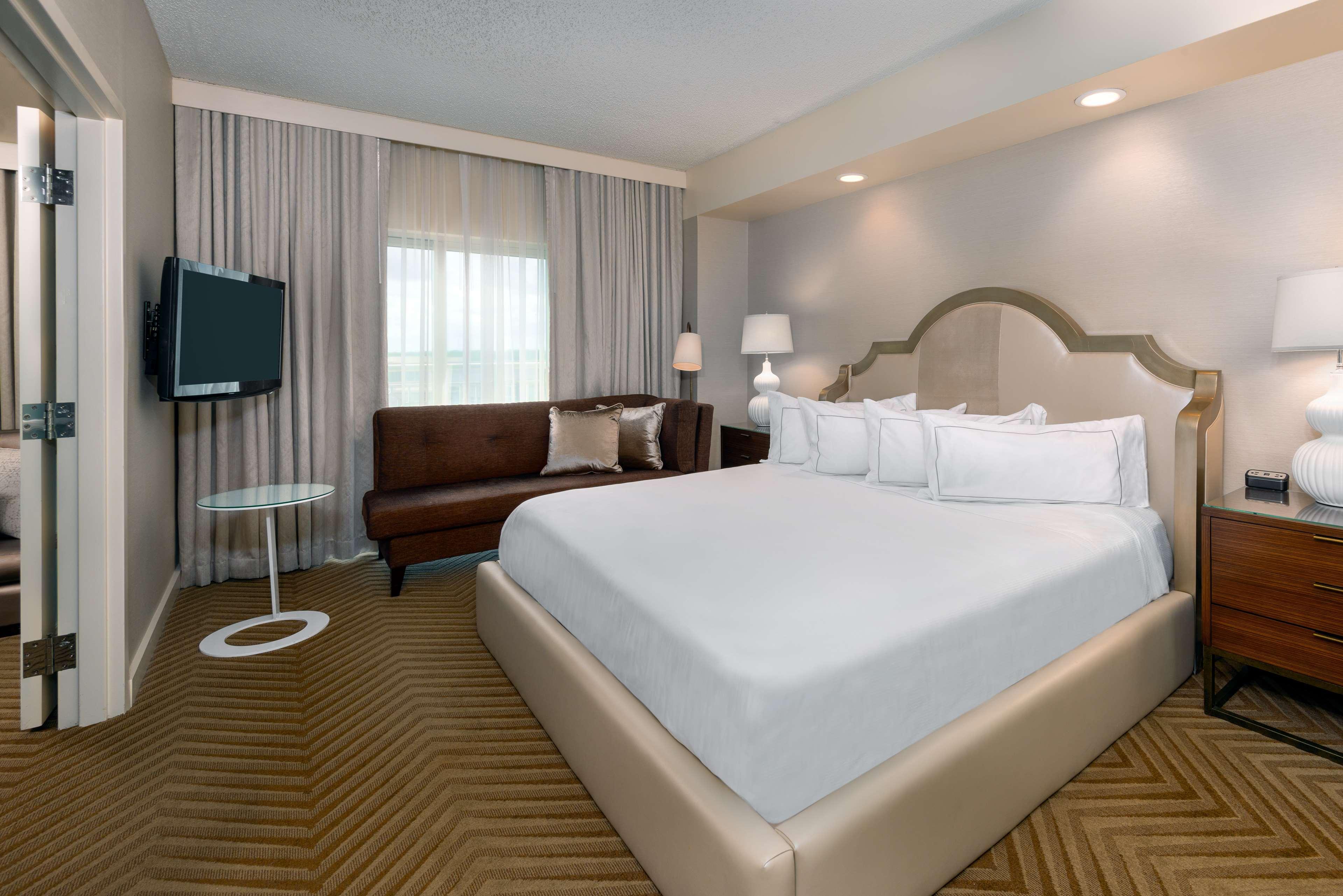 Hilton Charlotte Airport Hotel Exterior foto