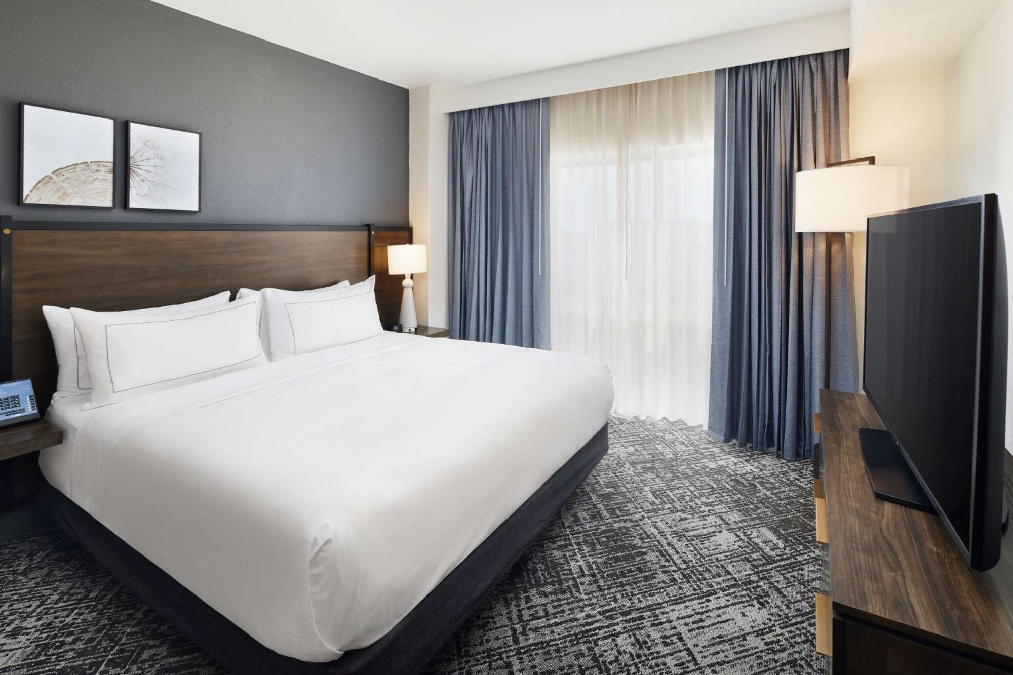Hilton Charlotte Airport Hotel Exterior foto