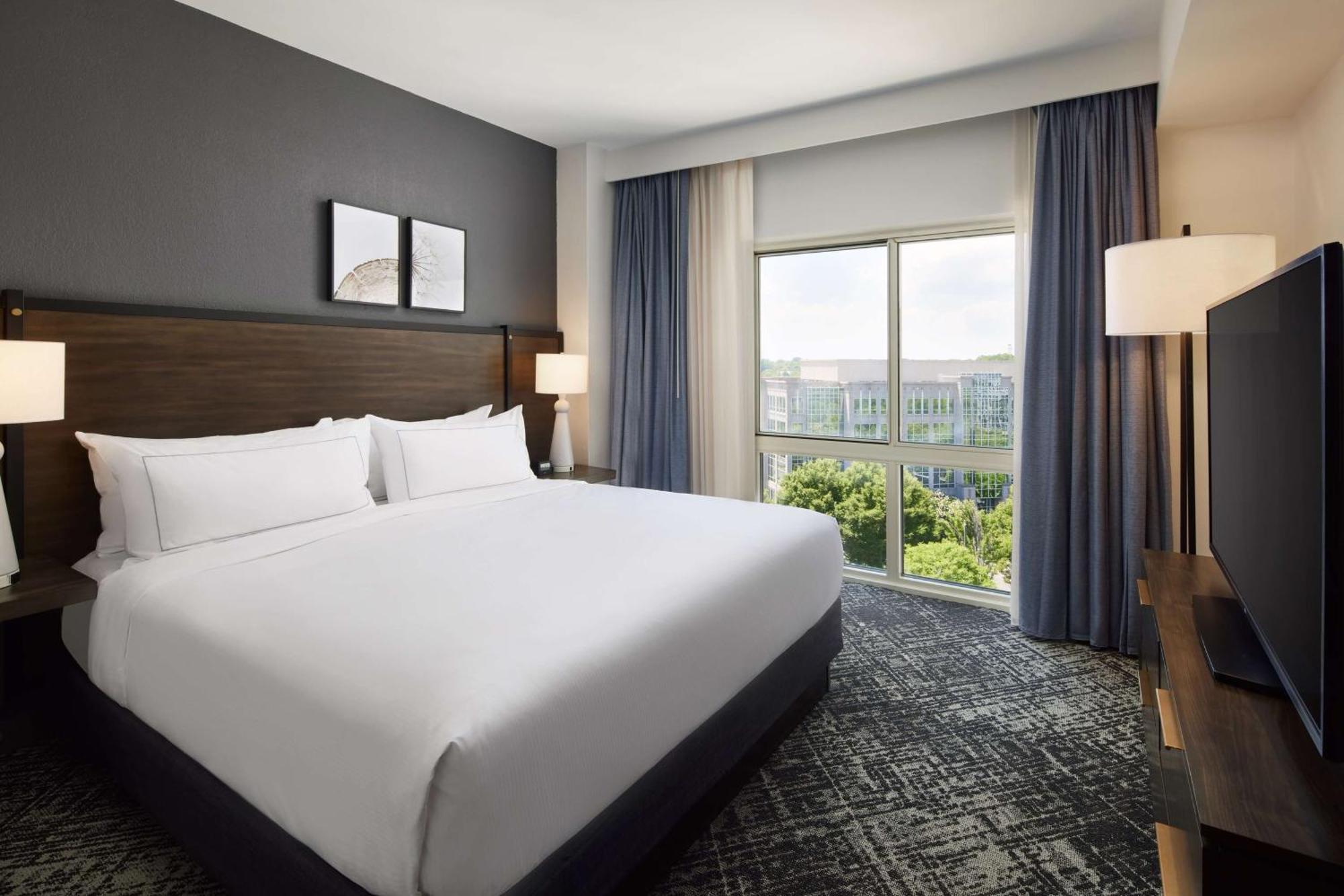 Hilton Charlotte Airport Hotel Exterior foto
