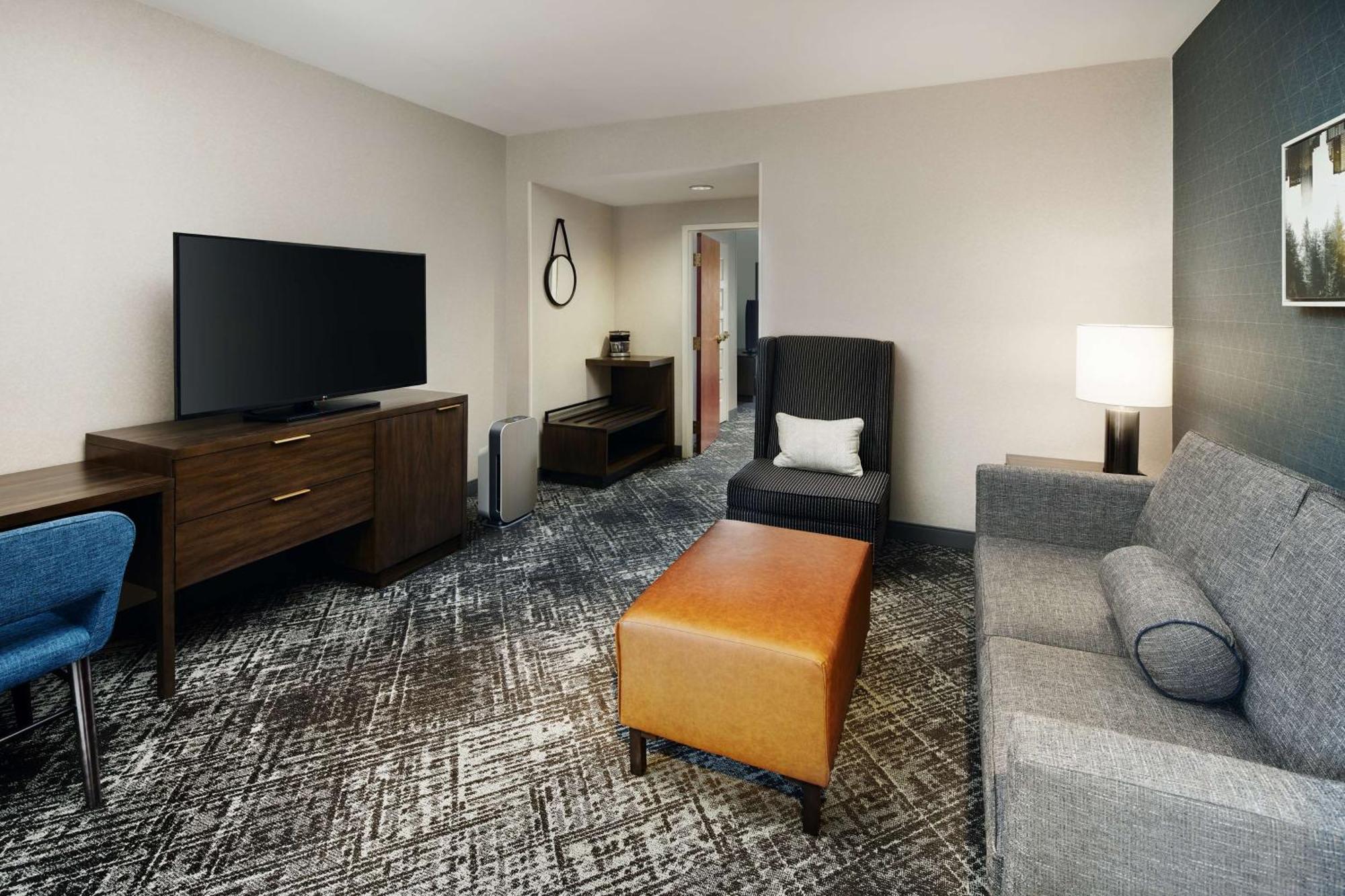 Hilton Charlotte Airport Hotel Exterior foto